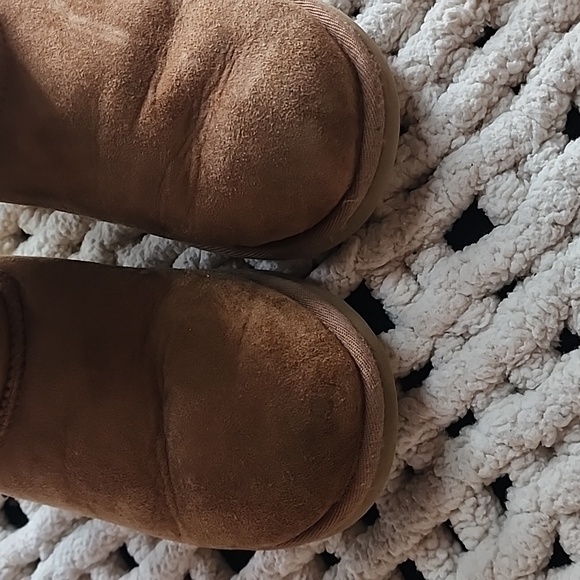 Ugg Bailey Button - Picture 9 of 10